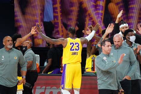 spread on lakers game tonight